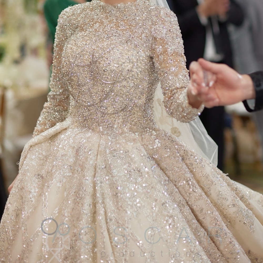 Elegant Cream Wedding Dress